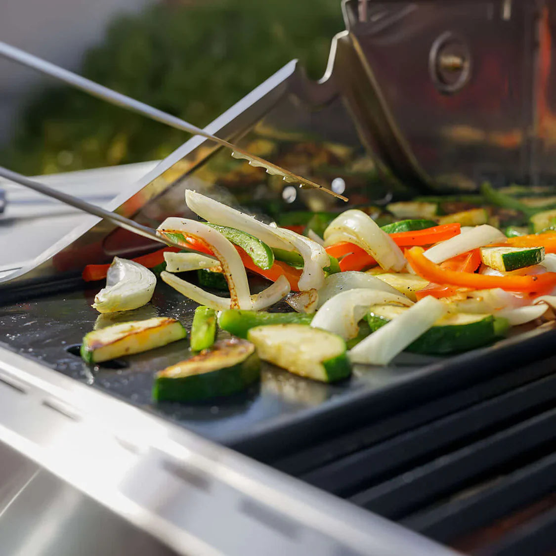 Monument Grills Classic 35633 Series Propane Gas Grill, 4 Burners, Stainless Steel
