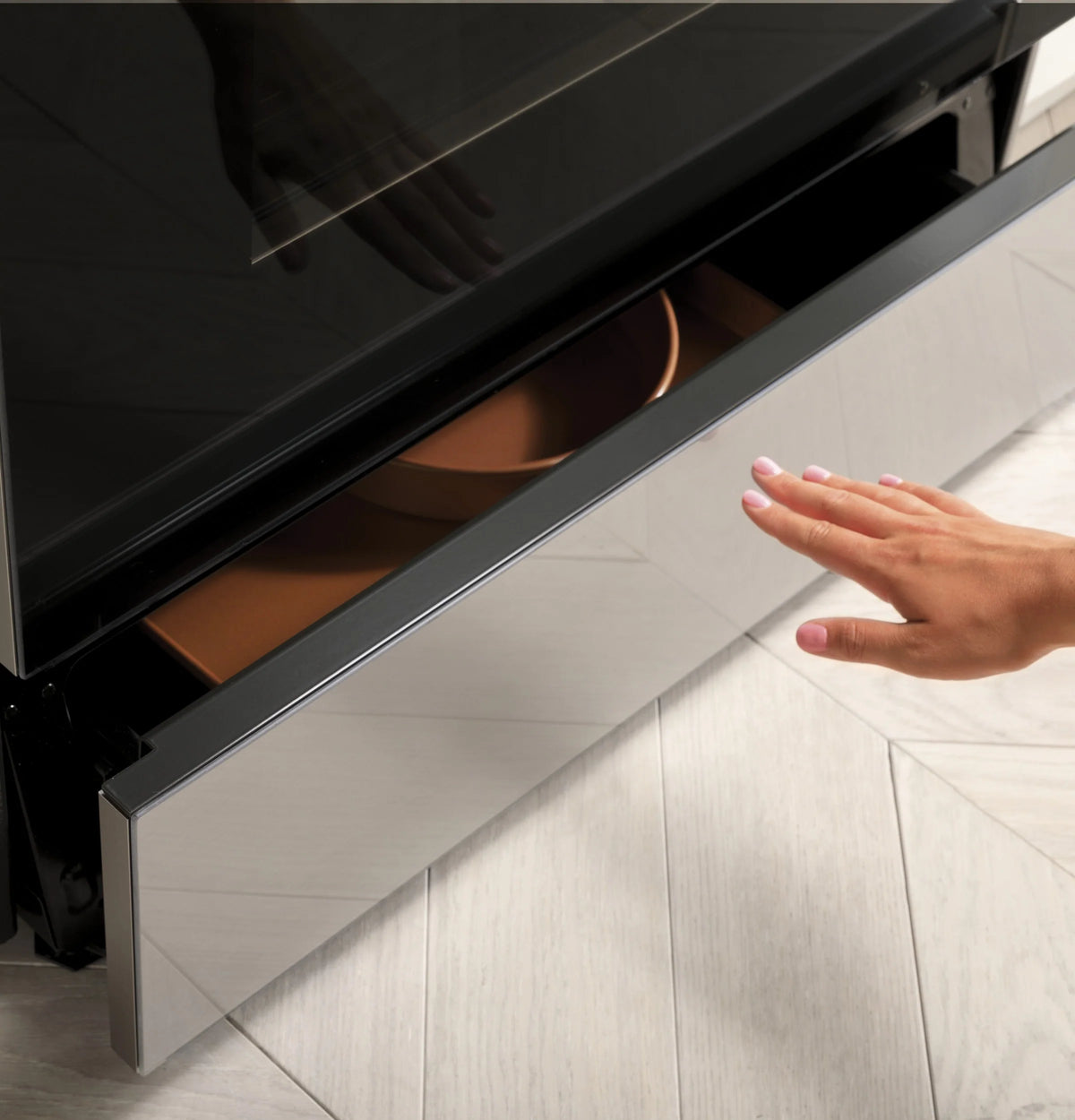 Cafe CGS700M2NS5 Café 30" Smart Slide-in, Front-control, Gas Range With Convection Oven In Platinum Glass