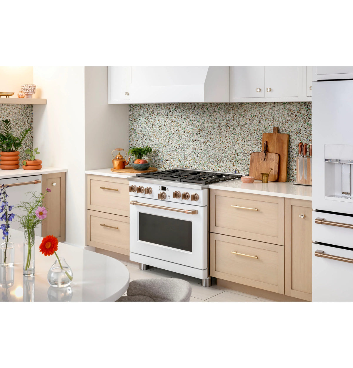 Cafe CGY366P4TW2 Café 36" Smart All-gas Commercial-style Range With 6 Burners (natural Gas) Matte White