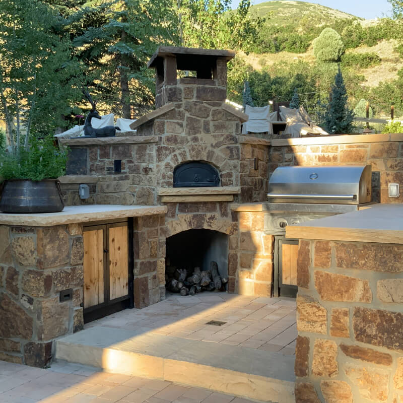 Chicago Brick Oven CBO-1000 Wood-Fired Built-In Outdoor DIY Pizza Oven Kit
