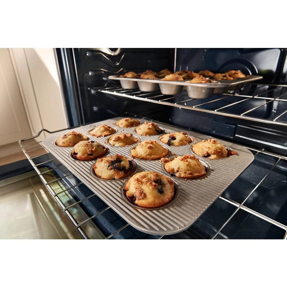 Whirlpool WSGS4530TW 30-inch Gas Smart Range with Air Cooking Technology and Steam Clean White